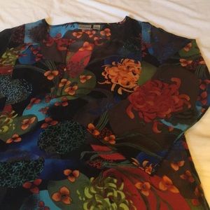 Chico’s 💯 silk blouse.